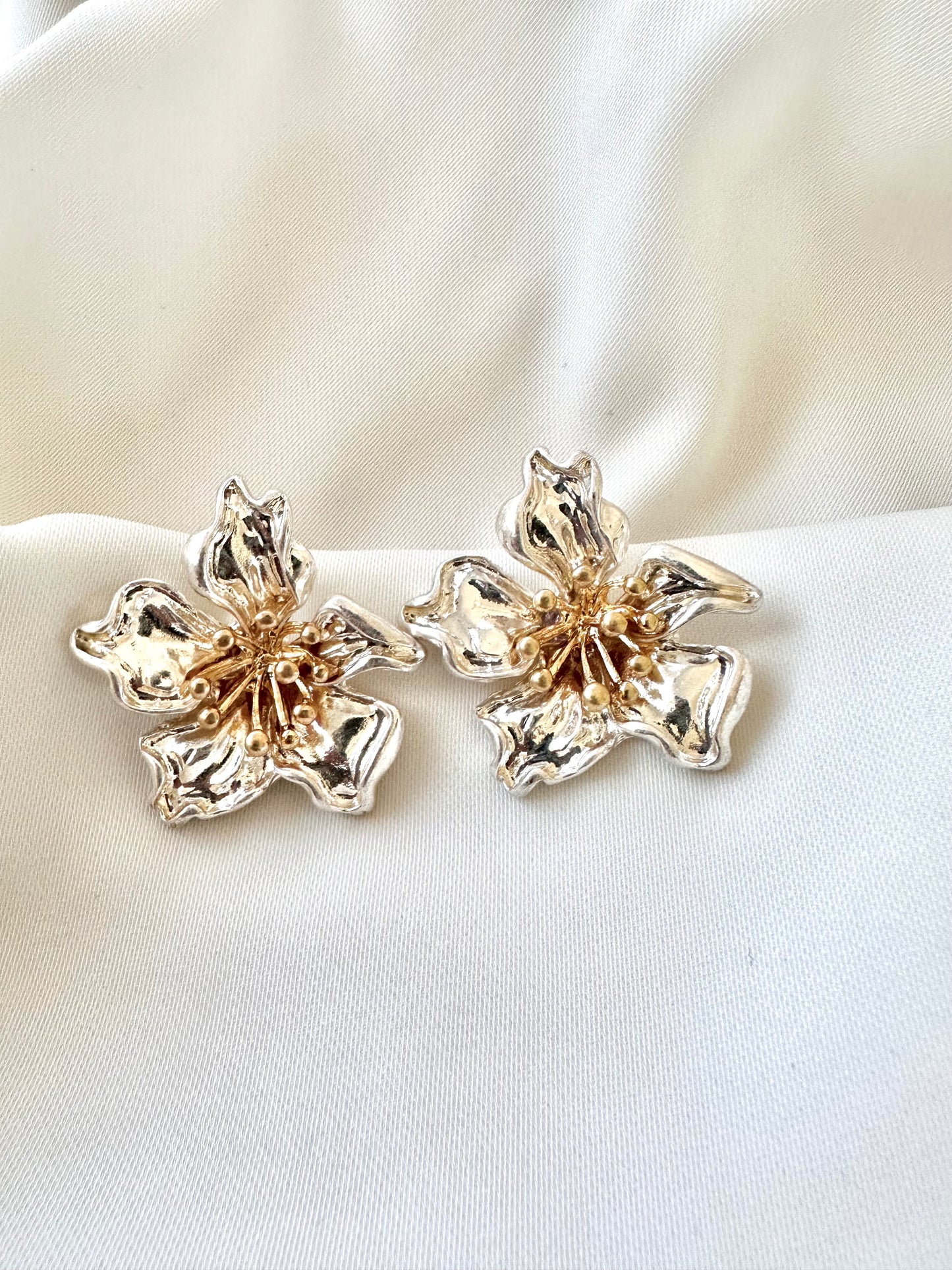 Lucia Flower Earrings