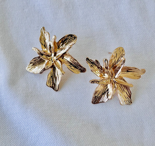 Dalia flower earring